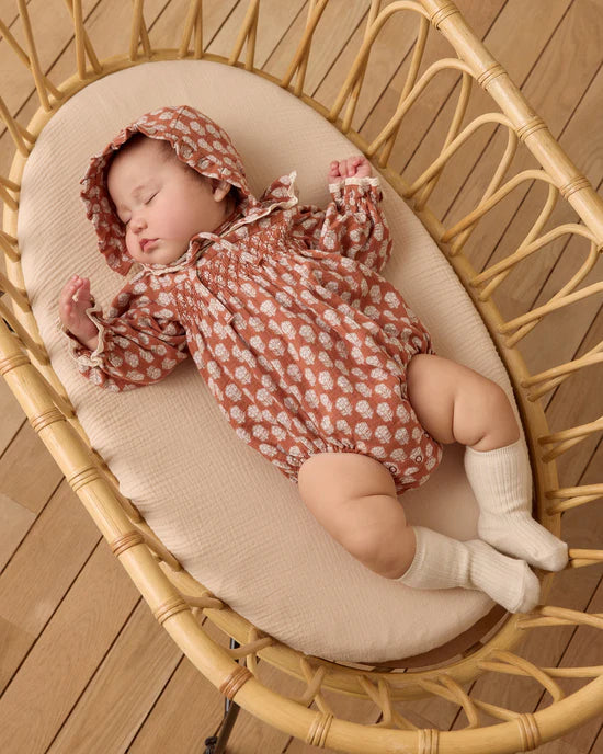 Quincy Mae Woven Ruffle Bonnet - Holiday Fluer
