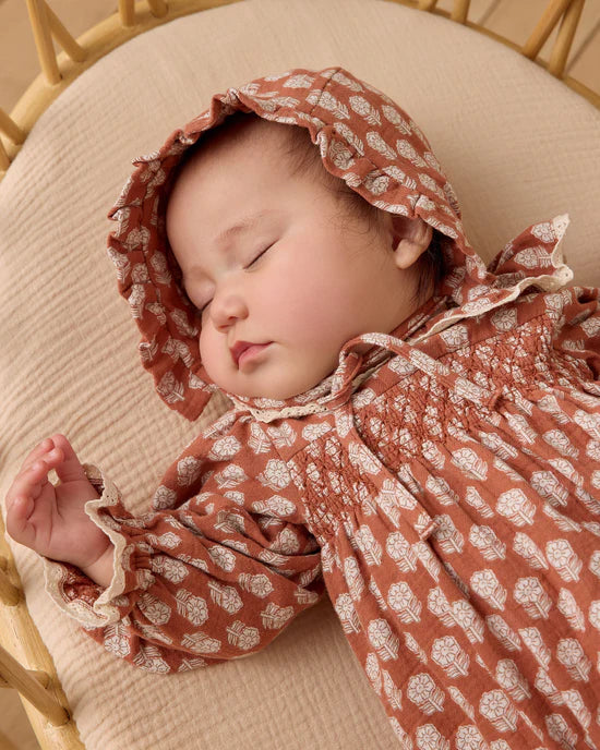Quincy Mae Woven Ruffle Bonnet - Holiday Fluer