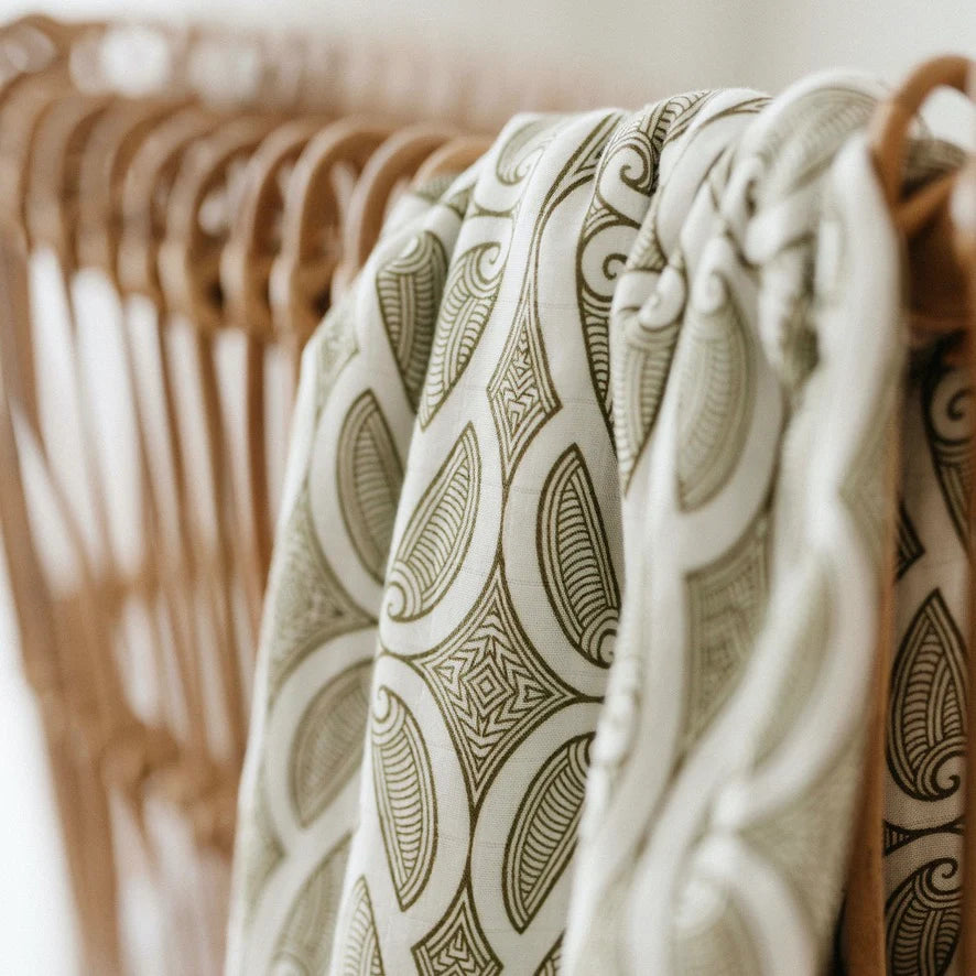 Bo & Ko - Te Pātiki Pēpi Wrap | Green